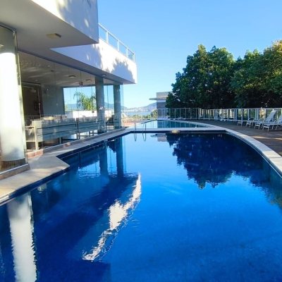 Casa em Condomínio com 335m², 3 quartos, 3 suítes, 3 garagens, no bairro Cacupé em Florianópolis