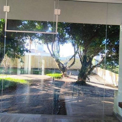 Casa em Condomínio com 335m², 3 quartos, 3 suítes, 3 garagens, no bairro Cacupé em Florianópolis