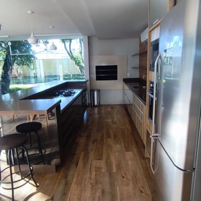 Casa em Condomínio com 335m², 3 quartos, 3 suítes, 3 garagens, no bairro Cacupé em Florianópolis