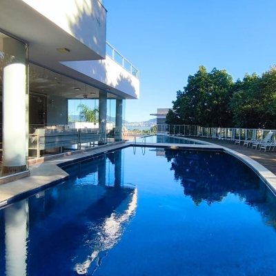 Casa em Condomínio com 335m², 3 quartos, 3 suítes, 3 garagens, no bairro Cacupé em Florianópolis