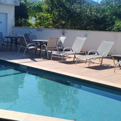 Casa em Condomínio com 335m², 3 quartos, 3 suítes, 3 garagens, no bairro Cacupé em Florianópolis