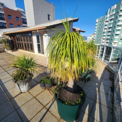 Cobertura com 226m², 3 quartos, 1 suíte, 2 garagens, no bairro Coqueiros em Florianópolis