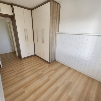 Cobertura com 226m², 3 quartos, 1 suíte, 2 garagens, no bairro Coqueiros em Florianópolis