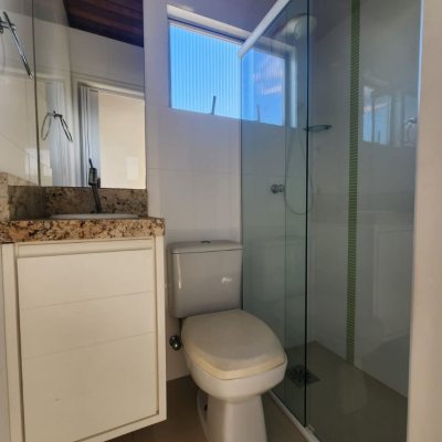 Cobertura com 226m², 3 quartos, 1 suíte, 2 garagens, no bairro Coqueiros em Florianópolis