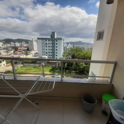 Apartamentos com 80m², 2 quartos, 1 suíte, 1 garagem, no bairro Barreiros em São José