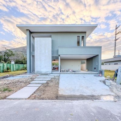 Casa em Condomínio com 275m², 4 quartos, 4 suítes, 4 garagens, no bairro Pedra Branca em Palhoça