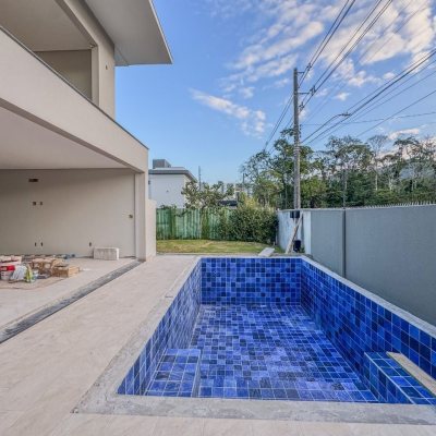 Casa em Condomínio com 275m², 4 quartos, 4 suítes, 4 garagens, no bairro Pedra Branca em Palhoça