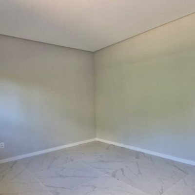 Casa em Condomínio com 181m², 3 quartos (sendo 3 suítes), 2 garagens, no bairro Canasvieiras em Florianópolis
