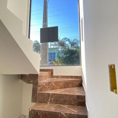 Casa Residencial com 70m², 3 quartos, 3 suítes, 2 garagens, no bairro Ingleses em Florianópolis