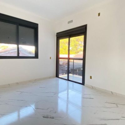 Casa Residencial com 70m², 3 quartos, 3 suítes, 2 garagens, no bairro Ingleses em Florianópolis