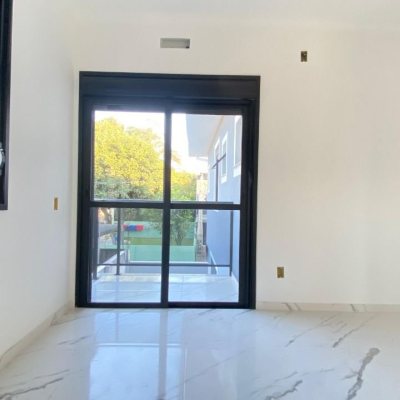 Casa Residencial com 70m², 3 quartos, 3 suítes, 2 garagens, no bairro Ingleses em Florianópolis