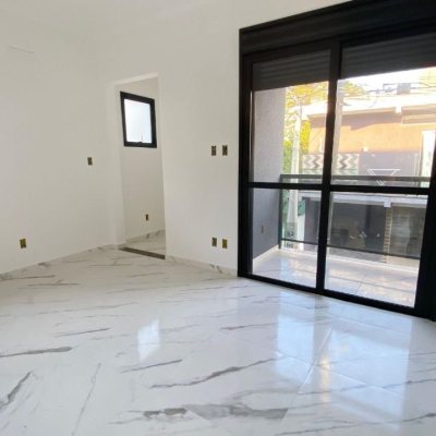 Casa Residencial com 70m², 3 quartos, 3 suítes, 2 garagens, no bairro Ingleses em Florianópolis