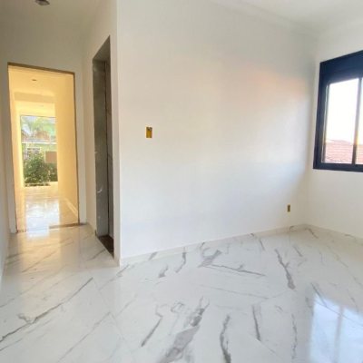 Casa Residencial com 70m², 3 quartos, 3 suítes, 2 garagens, no bairro Ingleses em Florianópolis