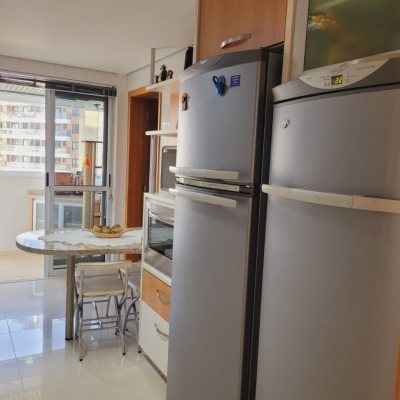 Apartamentos com 149m², 4 quartos, 1 suíte, 4 garagens, no bairro Campinas em São José