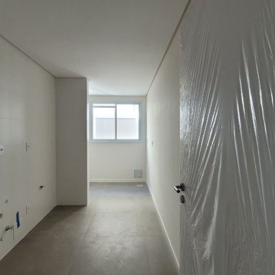 Apartamentos com 67m², 2 quartos, 1 suíte, 1 garagem, no bairro Ipiranga em São José