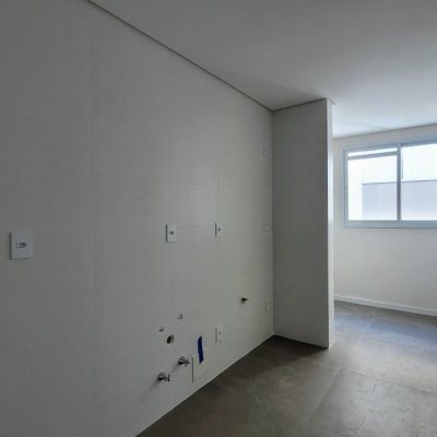 Apartamentos com 67m², 2 quartos, 1 suíte, 1 garagem, no bairro Ipiranga em São José