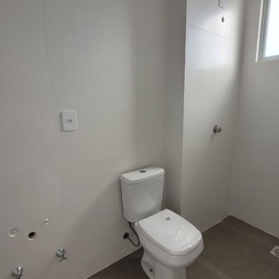 Apartamentos com 67m², 2 quartos, 1 suíte, 1 garagem, no bairro Ipiranga em São José
