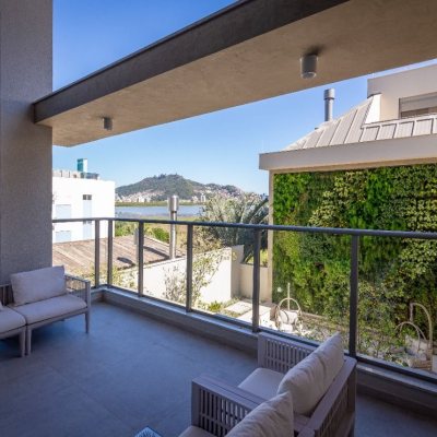 Apartamentos com 100m², 3 quartos, 1 suíte, 2 garagens, no bairro João Paulo em Florianópolis