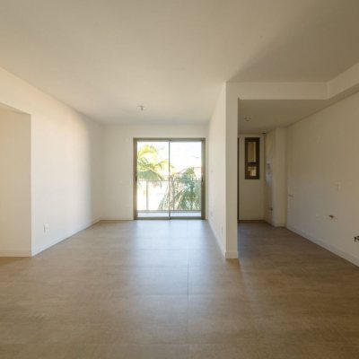 Apartamentos com 100m², 3 quartos, 1 suíte, 2 garagens, no bairro João Paulo em Florianópolis