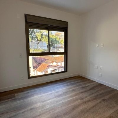 Apartamentos com 91m², 3 quartos, 1 suíte, 2 garagens, no bairro João Paulo em Florianópolis