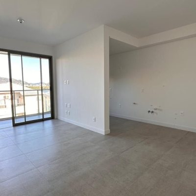 Apartamentos com 91m², 3 quartos, 1 suíte, 2 garagens, no bairro João Paulo em Florianópolis
