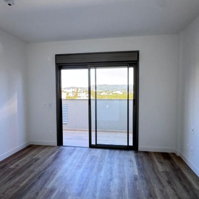 Apartamentos com 102m², 2 quartos, 2 suítes, 2 garagens, no bairro João Paulo em Florianópolis