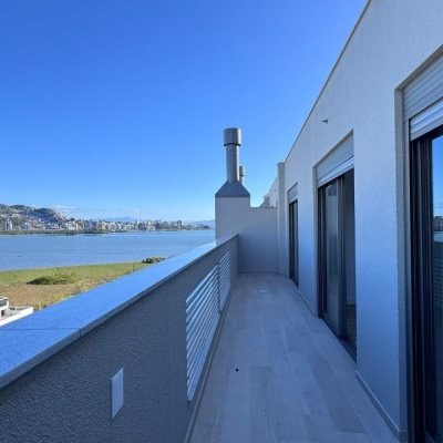 Apartamentos com 102m², 2 quartos, 2 suítes, 2 garagens, no bairro João Paulo em Florianópolis