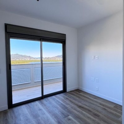 Apartamentos com 102m², 2 quartos, 2 suítes, 2 garagens, no bairro João Paulo em Florianópolis