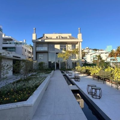 Apartamentos com 102m², 2 quartos, 2 suítes, 2 garagens, no bairro João Paulo em Florianópolis