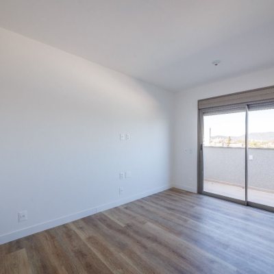 Apartamentos com 126m², 3 quartos, 1 suíte, 2 garagens, no bairro João Paulo em Florianópolis