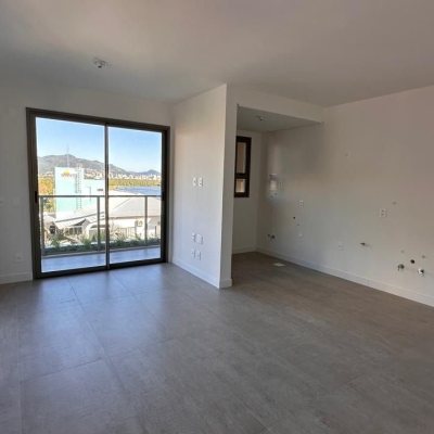 Apartamentos com 126m², 3 quartos, 1 suíte, 2 garagens, no bairro João Paulo em Florianópolis