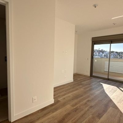 Apartamentos com 126m², 3 quartos, 1 suíte, 2 garagens, no bairro João Paulo em Florianópolis