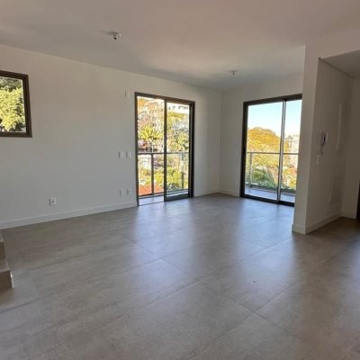 Apartamentos com 126m², 3 quartos, 1 suíte, 2 garagens, no bairro João Paulo em Florianópolis