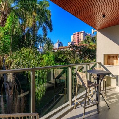 Apartamentos com 106m², 2 quartos, 2 suítes, 2 garagens, no bairro João Paulo em Florianópolis