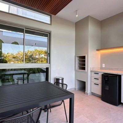 Apartamentos com 106m², 2 quartos, 2 suítes, 2 garagens, no bairro João Paulo em Florianópolis