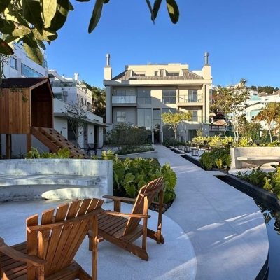 Apartamentos com 106m², 2 quartos, 2 suítes, 2 garagens, no bairro João Paulo em Florianópolis