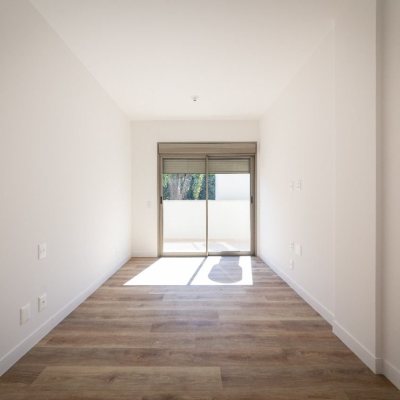 Apartamentos com 99m², 2 quartos, 2 suítes, 2 garagens, no bairro João Paulo em Florianópolis