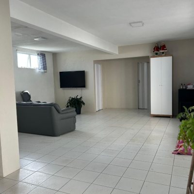 Casa Residencial com 276m², 4 quartos, 1 suíte, 3 garagens, no bairro Jardim Cidade De Florianópolis em São José