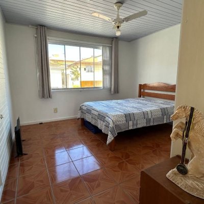 Casa Residencial com 276m², 4 quartos, 1 suíte, 3 garagens, no bairro Jardim Cidade De Florianópolis em São José