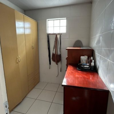 Casa Residencial com 276m², 4 quartos, 1 suíte, 3 garagens, no bairro Jardim Cidade De Florianópolis em São José