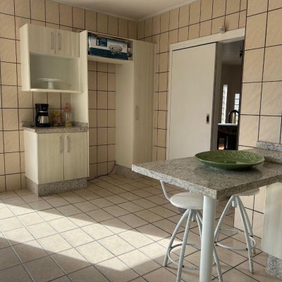 Casa Residencial com 276m², 4 quartos, 1 suíte, 3 garagens, no bairro Jardim Cidade De Florianópolis em São José