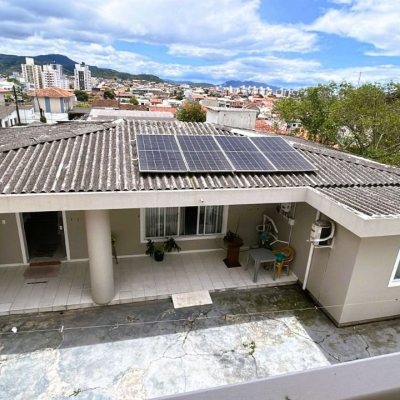 Casa Residencial com 276m², 4 quartos, 1 suíte, 3 garagens, no bairro Jardim Cidade De Florianópolis em São José