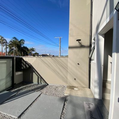Casa Residencial com 103m², 3 quartos, 1 suíte, 2 garagens, no bairro Pinheira em Palhoça