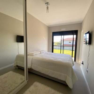 Casa Residencial com 103m², 3 quartos, 1 suíte, 2 garagens, no bairro Pinheira em Palhoça