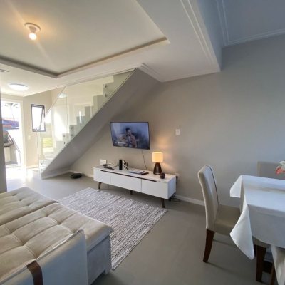 Casa Residencial com 103m², 3 quartos, 1 suíte, 2 garagens, no bairro Pinheira em Palhoça