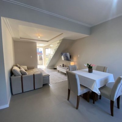 Casa Residencial com 103m², 3 quartos, 1 suíte, 2 garagens, no bairro Pinheira em Palhoça