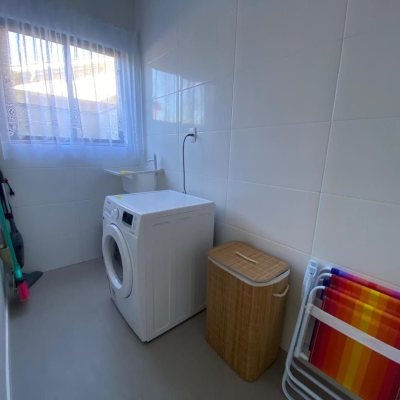 Casa Residencial com 103m², 3 quartos, 1 suíte, 2 garagens, no bairro Pinheira em Palhoça