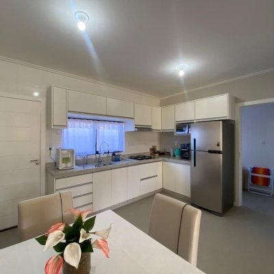 Casa Residencial com 103m², 3 quartos, 1 suíte, 2 garagens, no bairro Pinheira em Palhoça