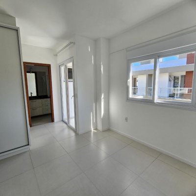 Casa Residencial com 161m², 3 quartos, 1 suíte, 1 garagem, no bairro Campeche em Florianópolis