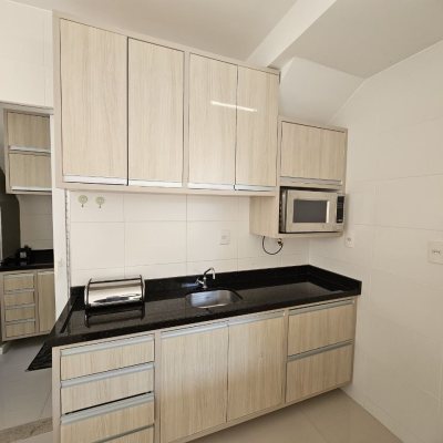 Casa Residencial com 161m², 3 quartos, 1 suíte, 1 garagem, no bairro Campeche em Florianópolis